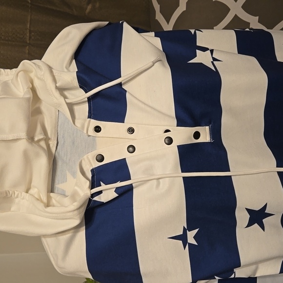 Stars and Stripes Lightweight Hoodie - Picture 5 of 5